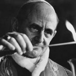 Paolo VI accende una lampada